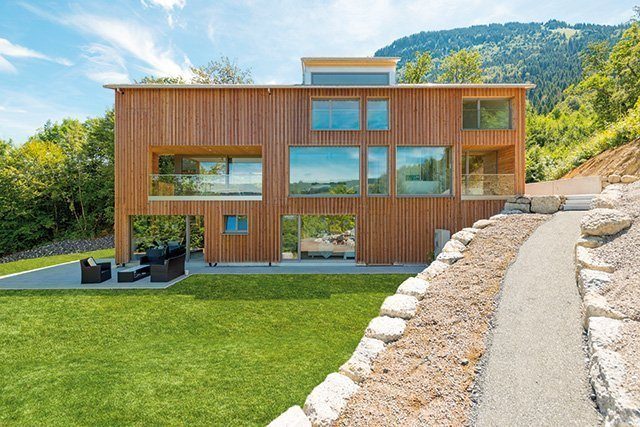 Haus am Hang in Holz Hausbau Helden Haus am Hang in Holz - Moderne Architektur