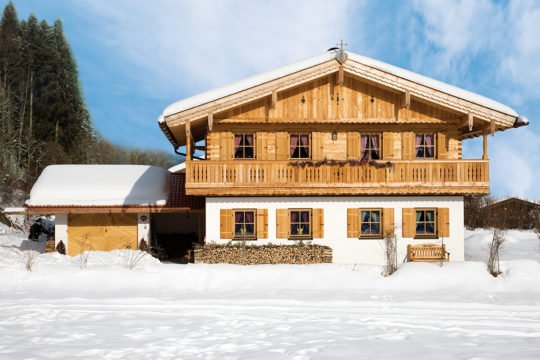 Vitalhaus Kirchberg - Ein Haus mit Schnee bedeckt - Haus