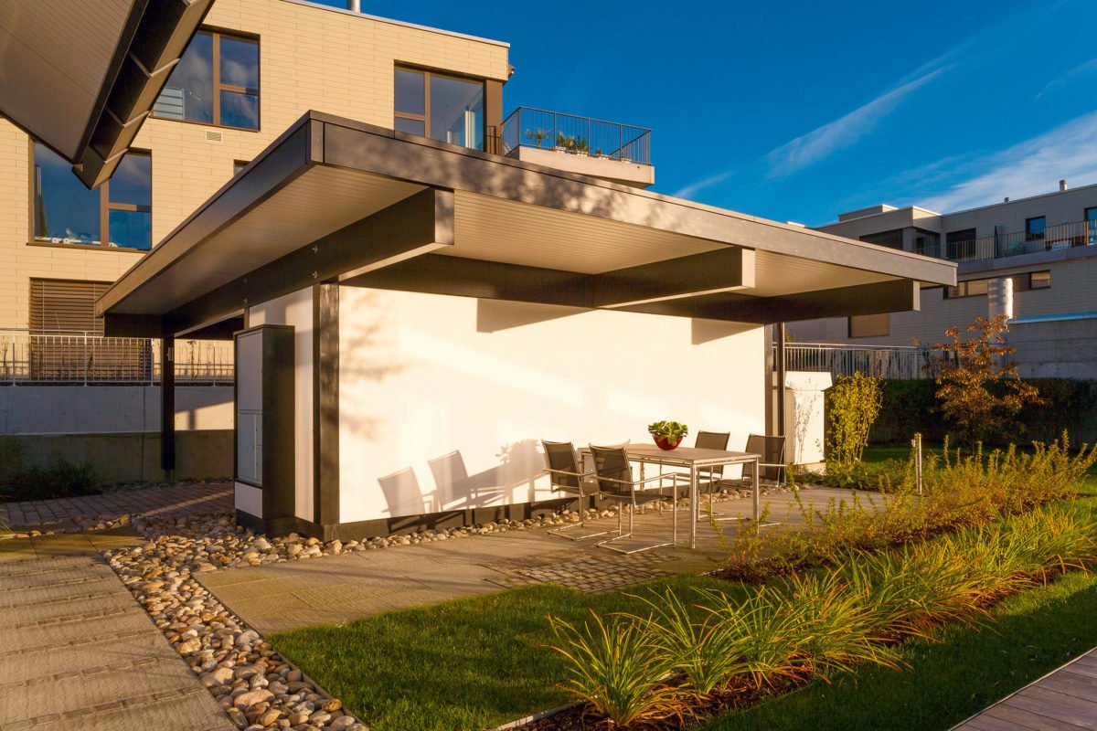 HUF HAUS Musterhaus Zürich - Das Dach eines Gebäudes - Haus