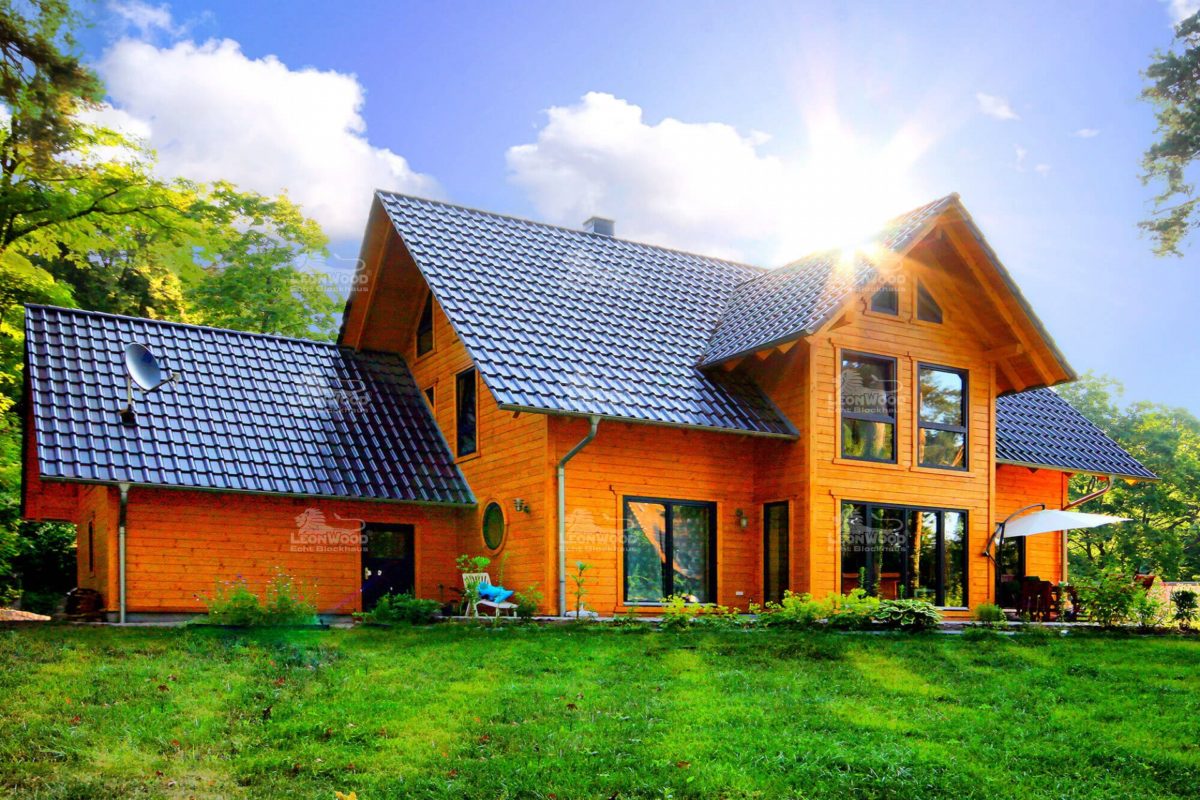 Haus Feodora - Ein haus mitten in einem sattgrünen feld - Villa