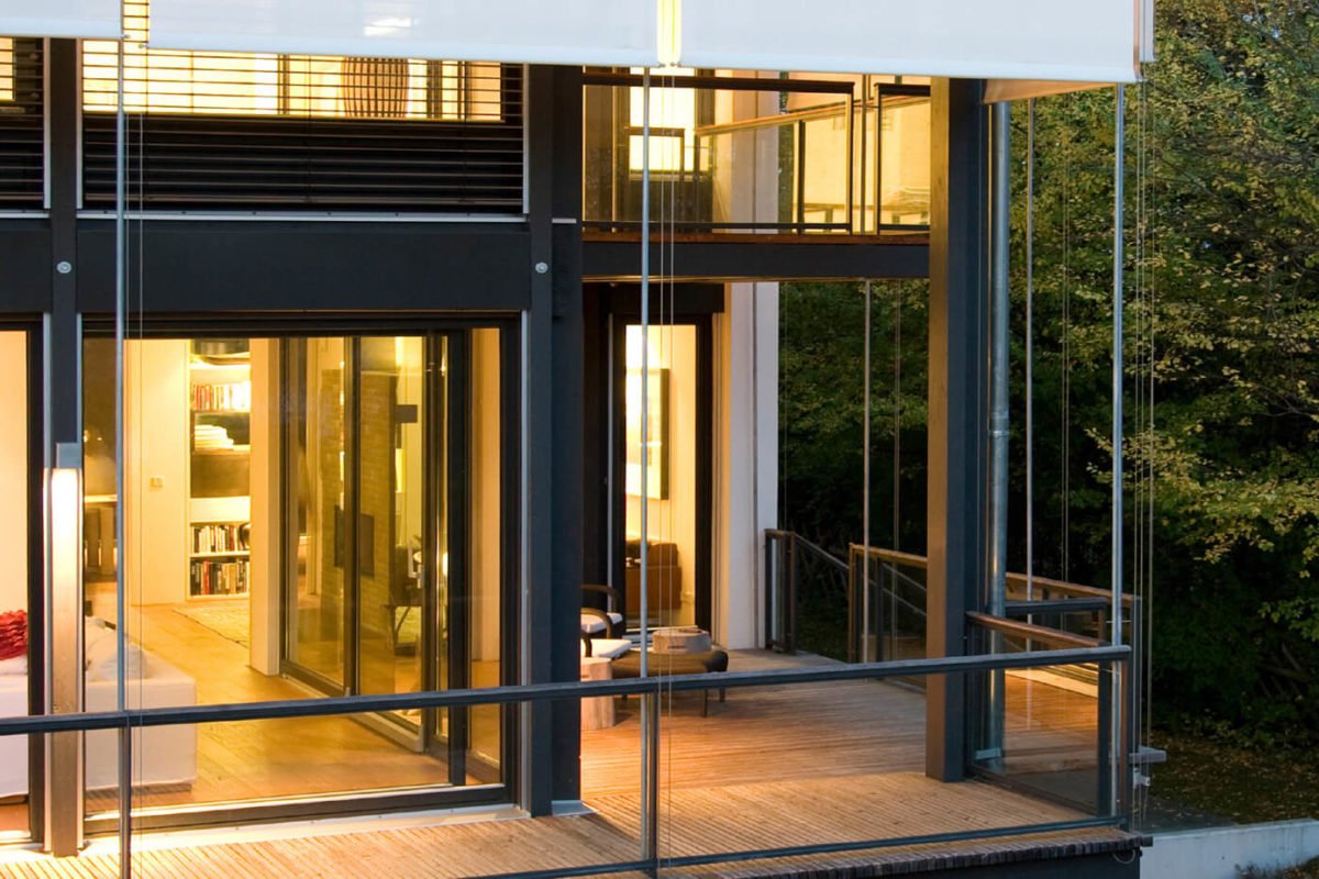 Atelier T 140 - Eine Glastür eines Gebäudes - Interior Design Services