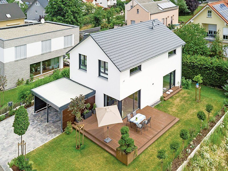 Haus Zwingenberg - Ein Haus mit Bäumen im Hintergrund - Haus