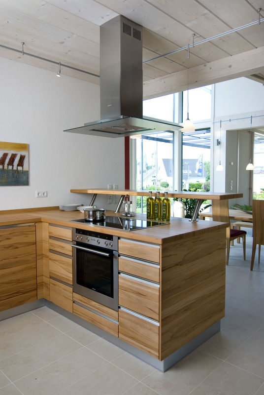 Design 168 - Eine Küche mit Holzboden - Küche