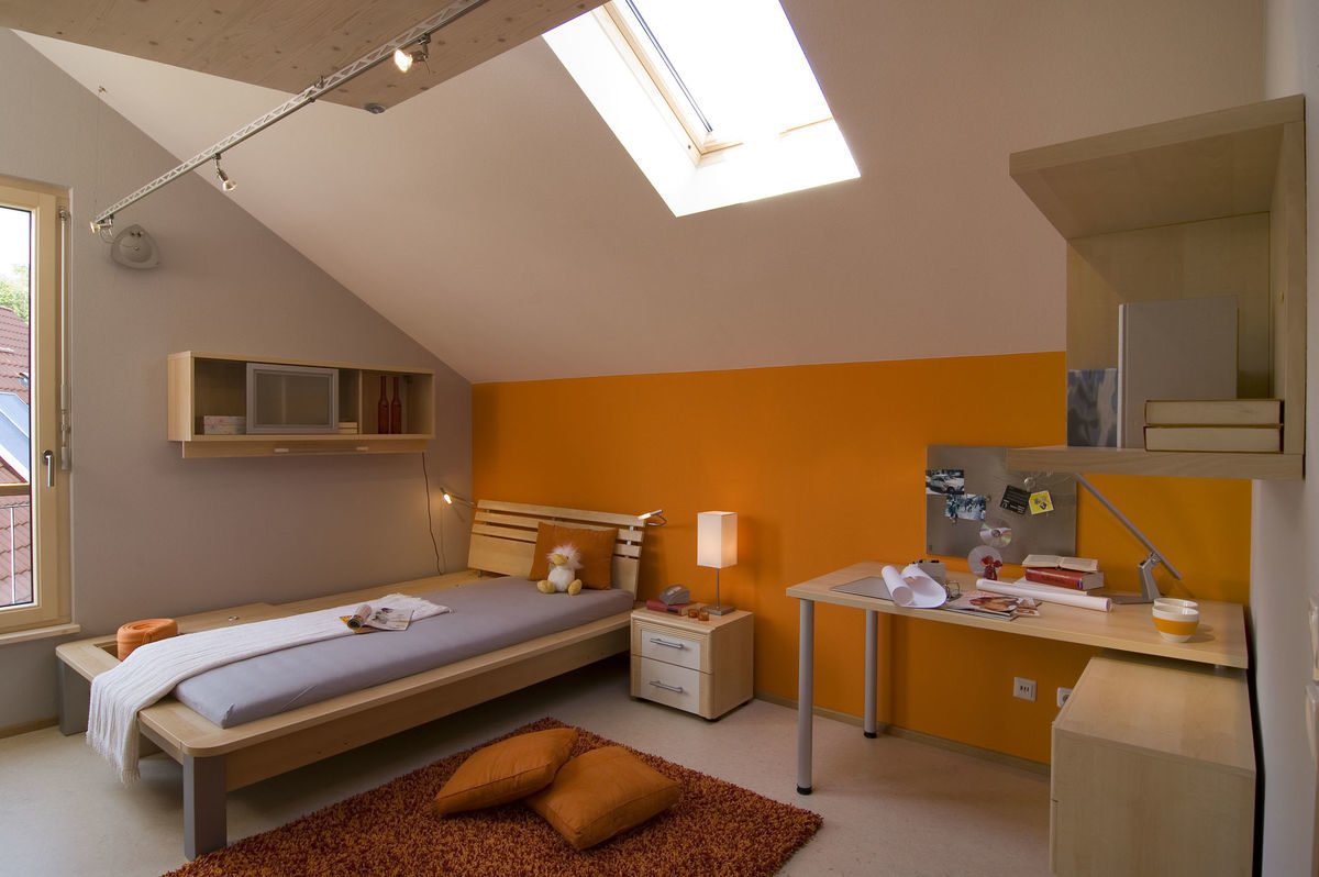 Design 168 - Ein Schlafzimmer mit einem Bett und einem Schreibtisch in einem Raum - Die Architektur
