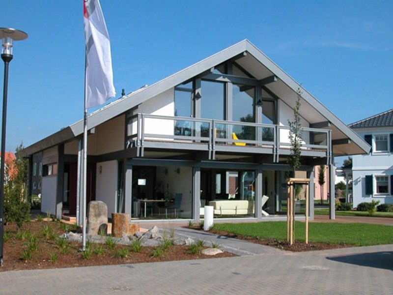 Musterhaus Ästhetik Hannover - Ein schild vor einem gebäude - Meisterstück-HAUS Vertriebs GmbH