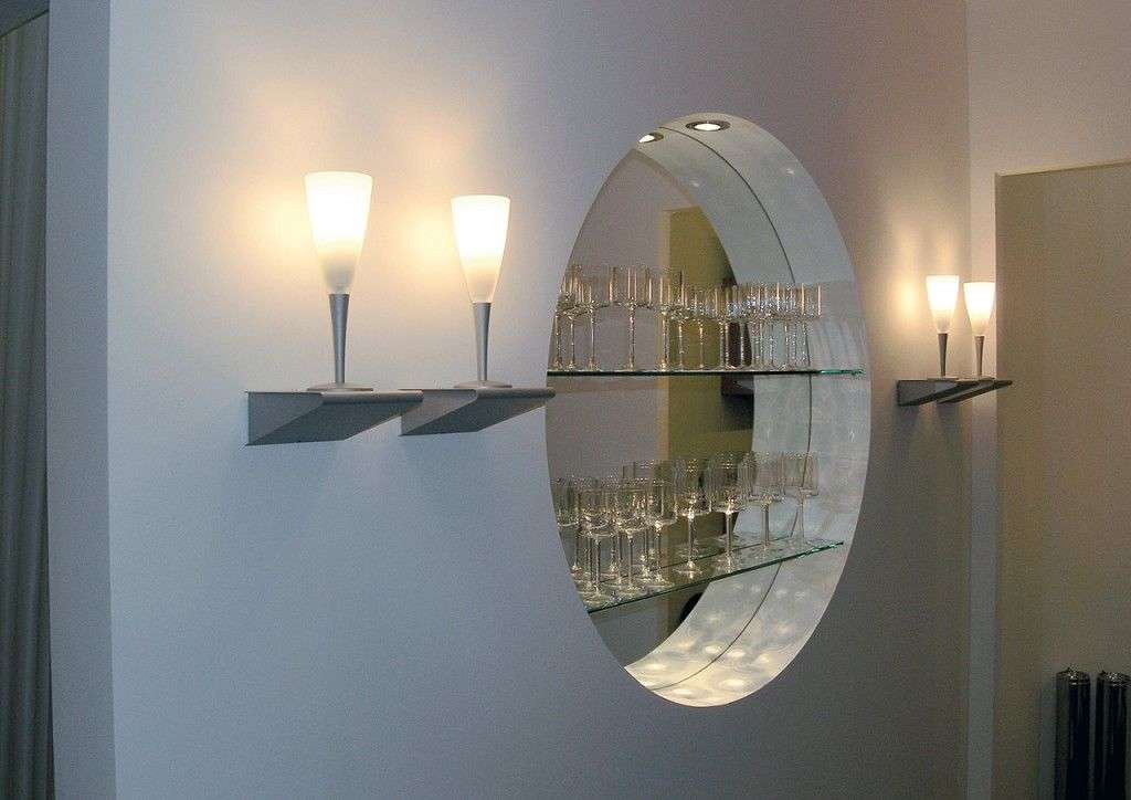 Musterhaus Hannover - Eine reflexion eines spiegels posiert für die kamera - Leuchter