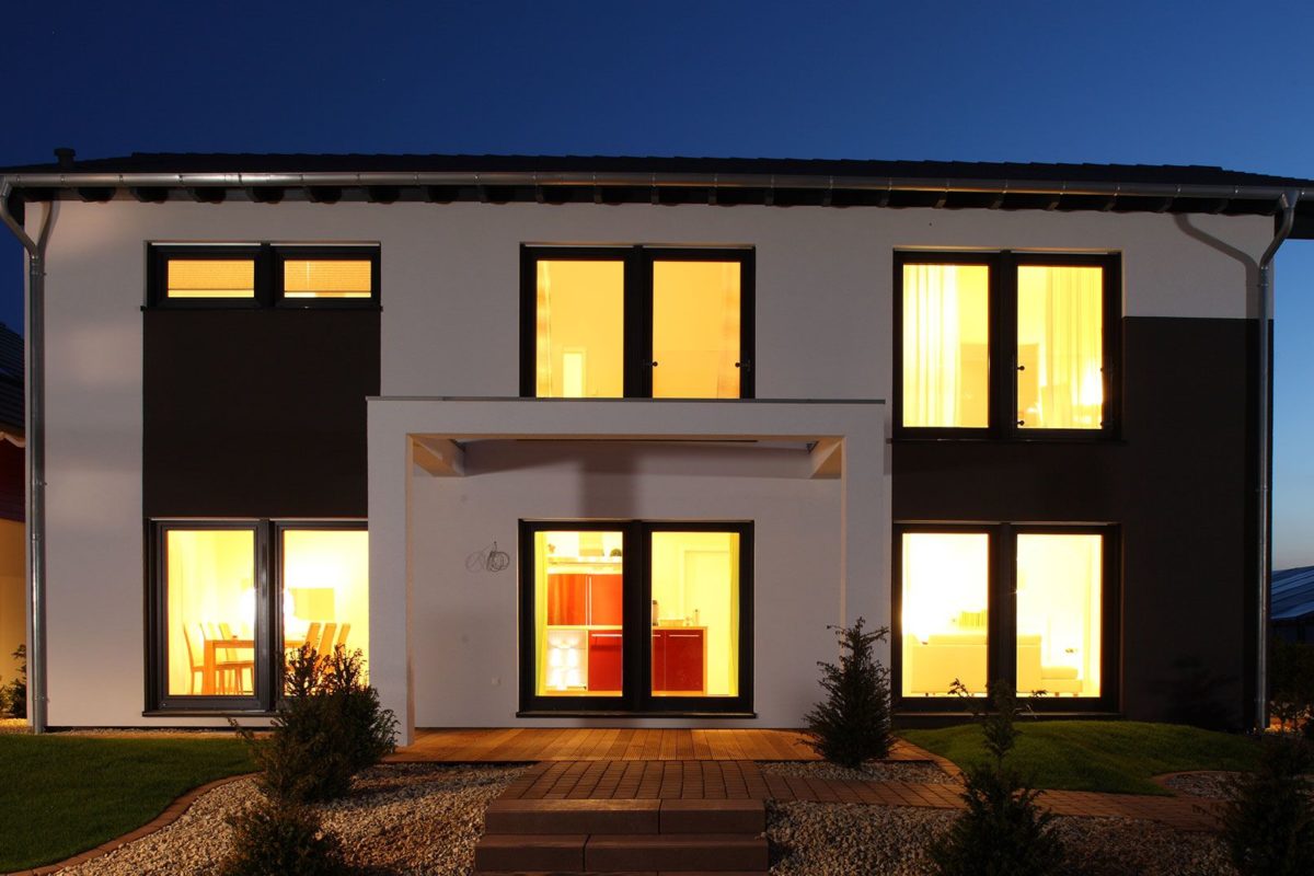 Automatisch gespeicherter Entwurf - Eine Ansicht eines Gebäudes - OKAL Haus GmbH
