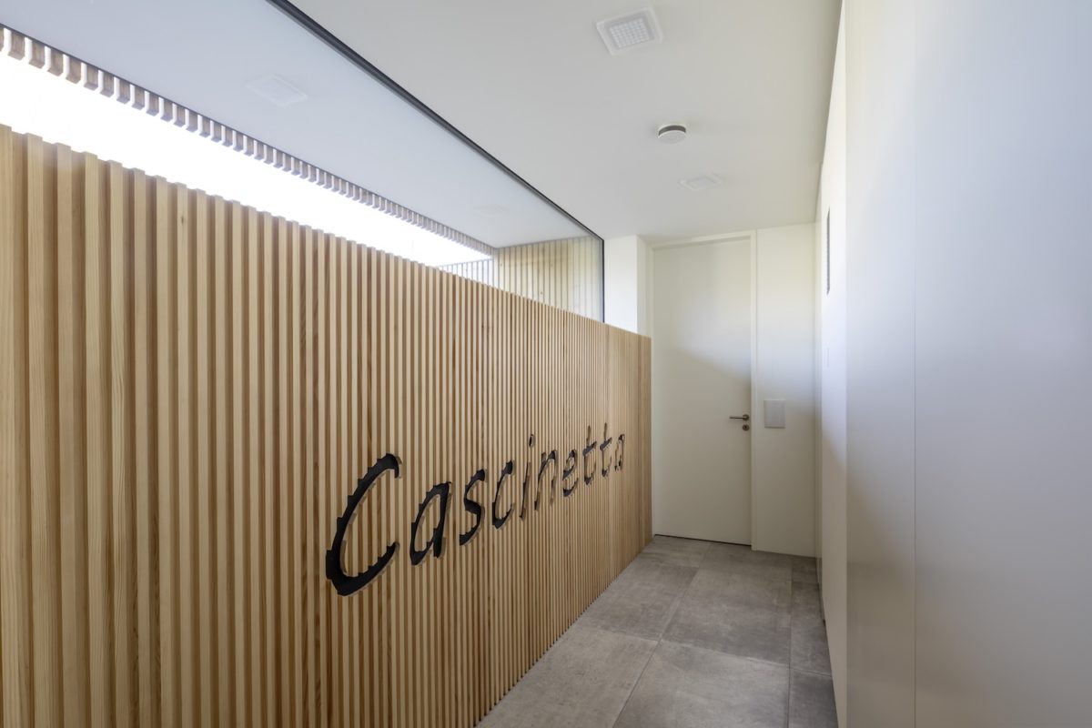 Kundenhaus Cascinetta Villa B - Eine Nahaufnahme von einer Tür - Interior Design Services