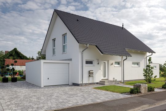 Hausbau Helden LUXHAUS | Satteldach Landhaus 150