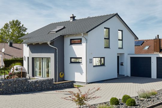 Hausbau Helden LUXHAUS | Satteldach Landhaus 143