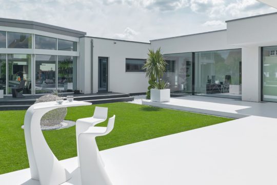 Hausbau Helden LUXHAUS | Flachdach 170