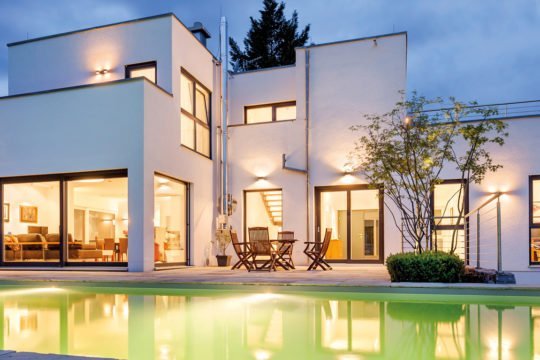 Hausbau Helden LUXHAUS | Flachdach 283