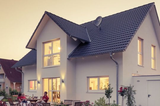 Hausbau Helden LUXHAUS | Satteldach Landhaus 150