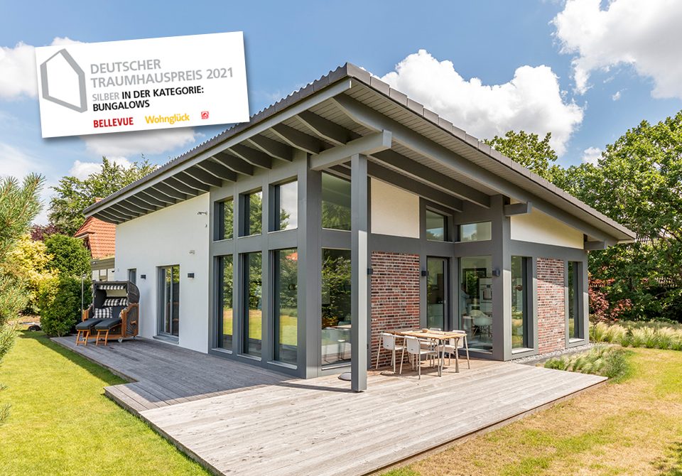 Ferienhaus an der See Meisterstück Außenansicht mit Strandkorb