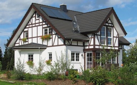 Hausbau Helden Isowoodhaus | Rustikales Wohnhaus