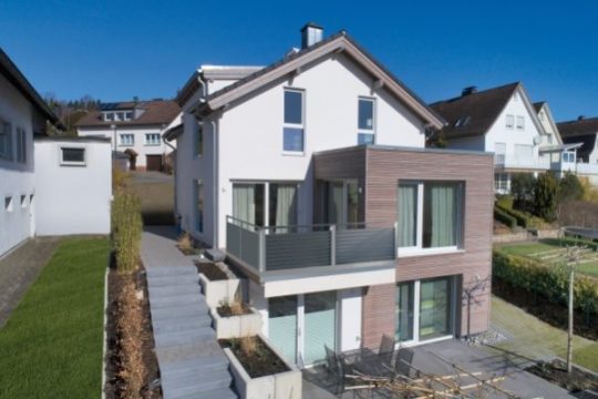 Hausbau Helden Isowoodhaus | Einfamilienhaus mit Sonnenplateau