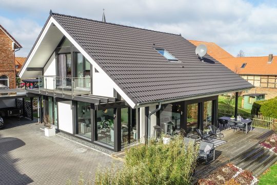 modernes Fachwerkhaus von Meisterstück Haus