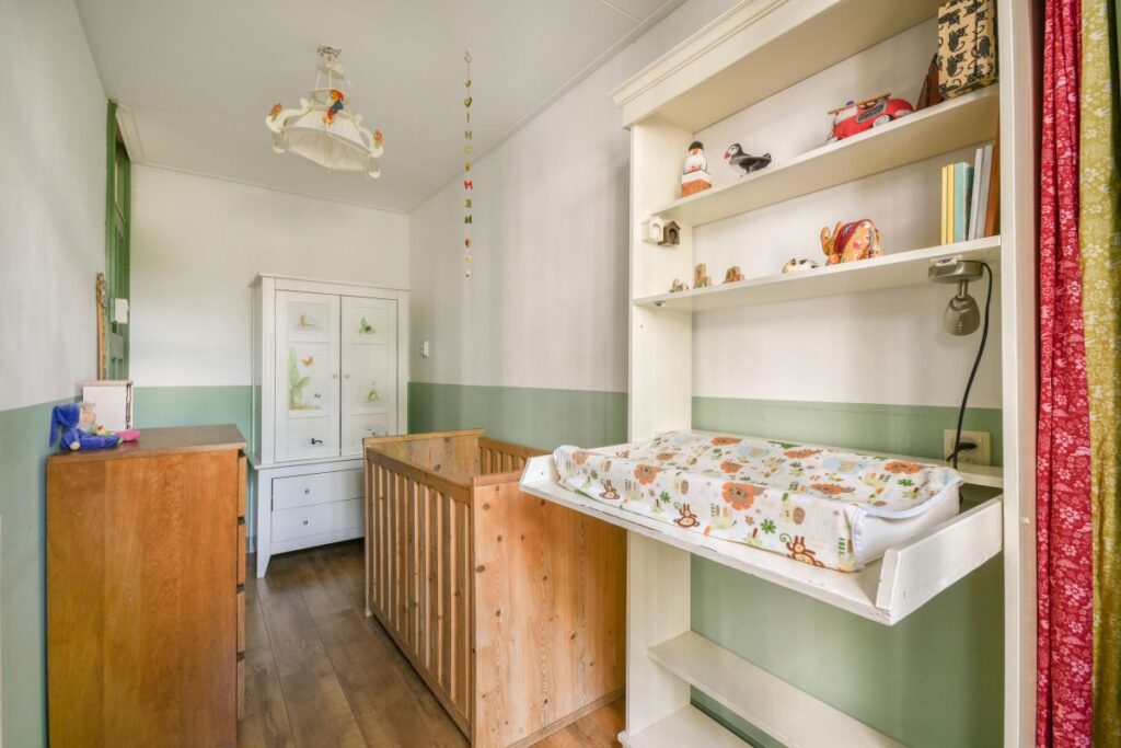 Babyzimmer planen: Das Beste aus jedem Quadratmeter herausholen Hausbau Helden Wickelkommode im Babyzimmer
