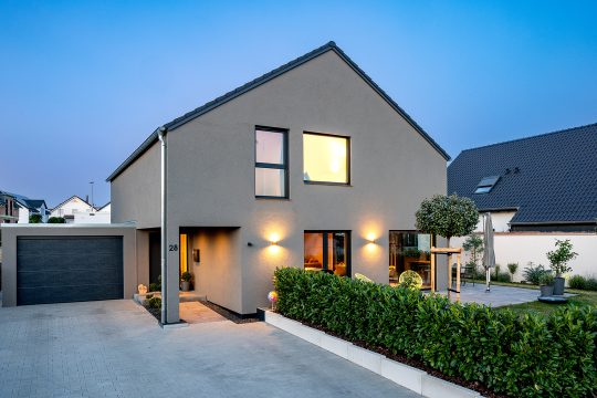 Hausbau Helden LUXHAUS | Satteldach Landhaus 162