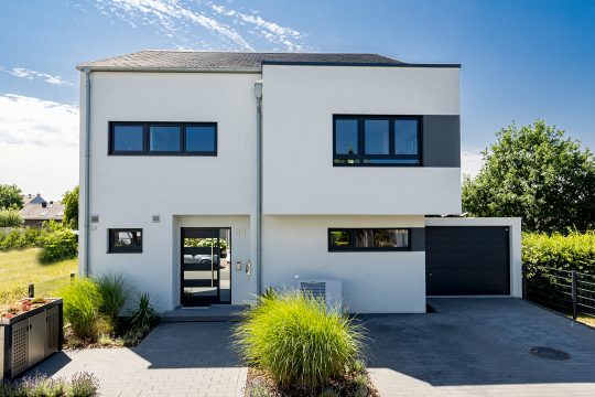 Hausbau Helden LUXHAUS | Satteldach Modern 164